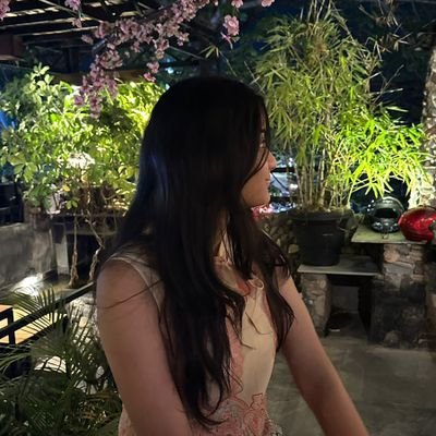 AnshikaSurabhi's profile picture. social media is toxic