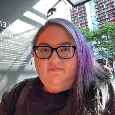 Avid listener of pop-punk (naturally Kpop). Art supply junkie. A great aunt AND Great Aunt. Maker of dad jokes. Chronic illness haver. Multi. 35. She/Her 💖💜💙