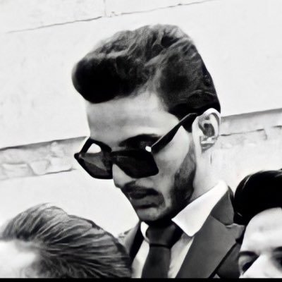 YasTaif's profile picture. ⚜️قليل الحضور عزيز المقام ⚜️ بكلوريوس اعلام بغداد /مقدم برامج اذاعية 🎙🖤