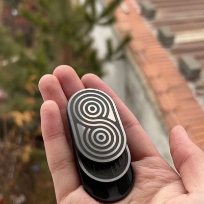 I am an EDC enthusiast, you can contact me if you have your favorite products   WhatsApp+8618605919356