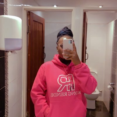stephanie_achi's profile picture. Cancer ♋️ . Believer. Liberated. Made in 🇰🇪