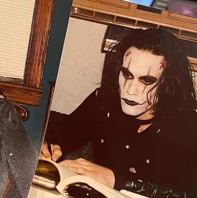 ChampagneRemy's profile picture. quietly thinking with Kanye West *
Investing with Elon *
love thy surroundings 
helping others 
information age
Jim Carey where are you 🤔