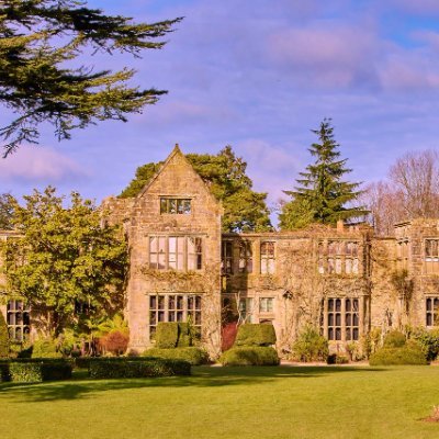 National Trust garden with views across the High Weald. Surrounded by ancient woodland with romantic ruins, house and gallery. Tweets Mon - Fri 9am - 5pm