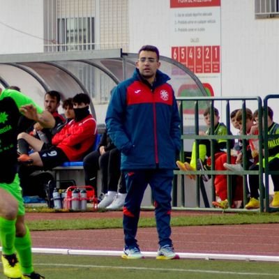 Entrenador nacional UEFA PRO.
Entrenador U.C La Estrella.
¡¡La constancia es la virtud por la que todas las cosas dan su fruto!!💪⛏️♥️⚽