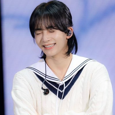 ISFJ-T 💎 addicted to yoon jeonghan, with his +1 choi seungcheol💓