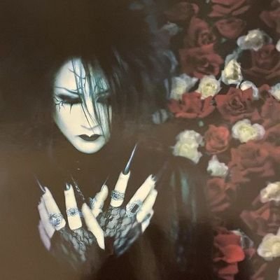 ☥he/they☥

• minor • I love goth subculture and vkei/kote kei • edtwt