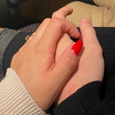 AnnTv16's profile picture. 