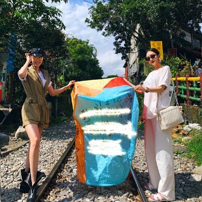 GinaLondon1990's profile picture. Asian woman living in Europe, conservative and fun soul. Love God, extreme sports, family, fitness, reading, movies, music and positive energy! Animal lovers.