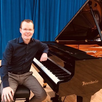 CBaxterPiano's profile picture. Pianist, Chamber Musician, ABRSM Examiner, Accompanist and Teacher.