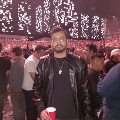 GrimaldoC's profile picture. El Universo es complicado, pero vida hay una sola y yo... Si me atrevo...