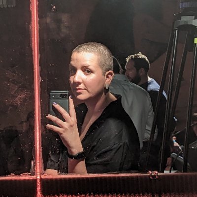 MedusaChg's profile picture. Elle/il, féministe, askip je fais des ongles et je suis quand même féministe