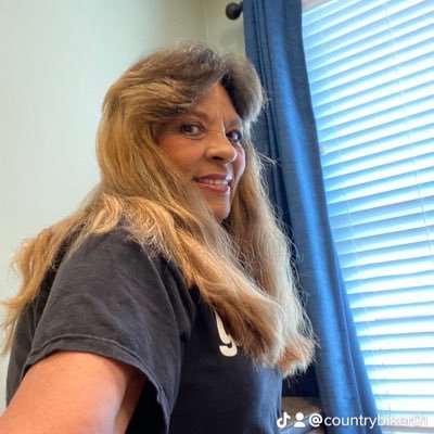 LorieSutton15's profile picture. I am a southern country girl. Love to be outside and riding my motorcycle. I am a Dierks Bentley & Michael Ray & Walker Hays , Chase Rice Fan❤️Country ❤️❤️