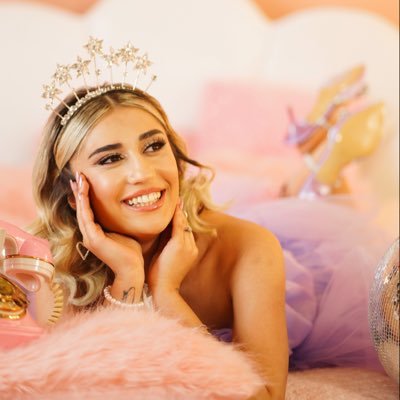 hamurmayasii's profile picture. peki palyaçoyu kim güldürecek @_mysword 🖤