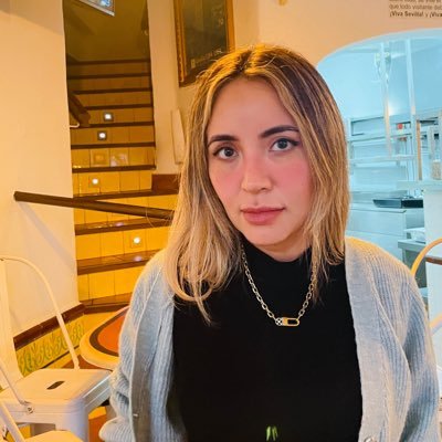 Elenysse's profile picture. • Dreamy human being 🌸⚡️🫧•