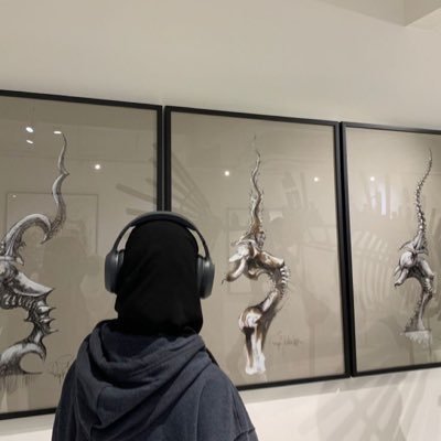🦸🏻‍♀️|🌷|🎧|🔫|📿|🪬