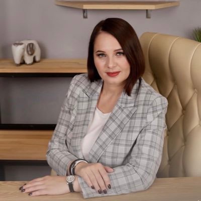 Entrepreneur 🥇Official Account (report others) 💵Professional #Investing #Trading #Forex #Stocks ❤️ I help people achieve true freedom. أمي من قطر