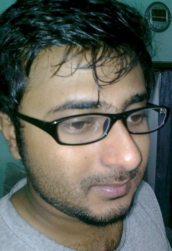 hey dz is Hillol, v funluving ,vivacious, humourous n practical. Luking frd 2 connect n meet wonderful people.