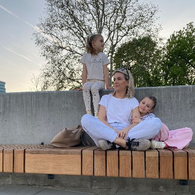 madam_demode's profile picture. 