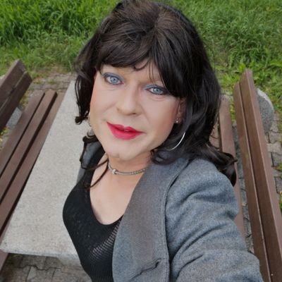 Hiermit bekenne ich, das ich die Sub und Sissy-Hure von @meister_papa bin.
Mein Meister wird mich führen und erziehen, damit ich eine bessere Sissy-Hure werde.