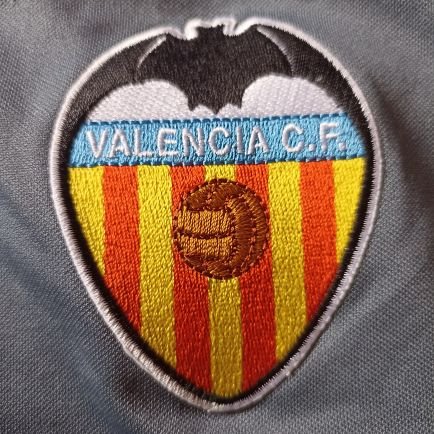 valencianista a muerte y seguidor de la N F L Go Packs Go.Cometo mas errores que aciertos.siempre que puedo le doy a seguir a mis murcielagos.