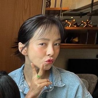 for 𝒔𝒐𝒏𝒈 𝒋𝒊 𝒉𝒚𝒐 💭: you were the only one who managed to color my gray days.