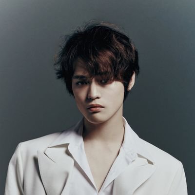 ( RP / 2OO1 ) The rich boy from China. Known as NCT endorphine with high voice like dolphin scream, Zhong Chenle at your service.
