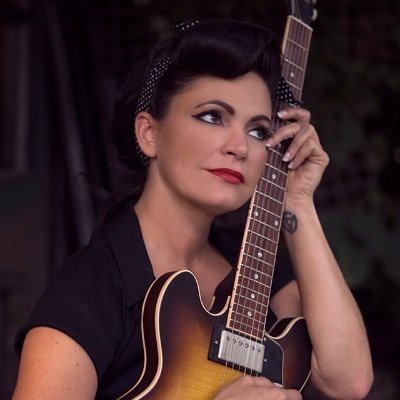 Singer-songwriter-Kentuckian
-Nashvillian-single Mom-Pistol
Annie