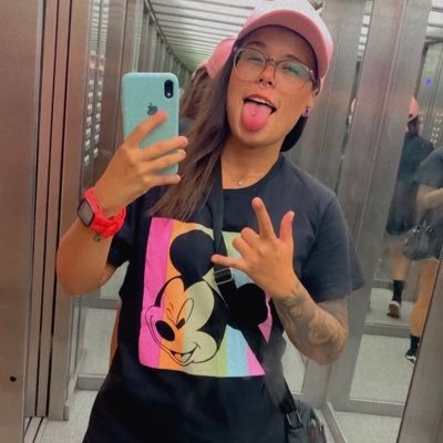 Salve meus amores, meu nome é Thawane mas sou conhecida como gringa, me sigam nas redes sociais e na Twitch para fortalecer ❤️