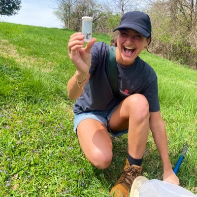 Entomology PhD student in the Strange lab at the @OhioState studying bumble bee nutrition 🐝🐝  BS in biology @UmassAmherst