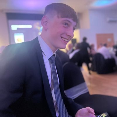 18. 35/92, Luton Town. Southern Hull KR Supporter. @CGFC2024 - Player. 🌹