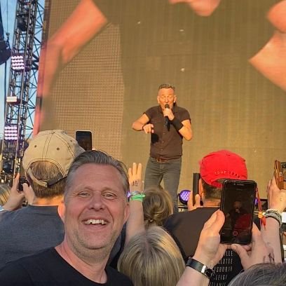 Seizoenkaarthouder Ajax | Bruce Springsteen | Humor (vind ik zelf) | Leerkracht basisonderwijs (met mening)| NYC | Vader van puber | Love life |