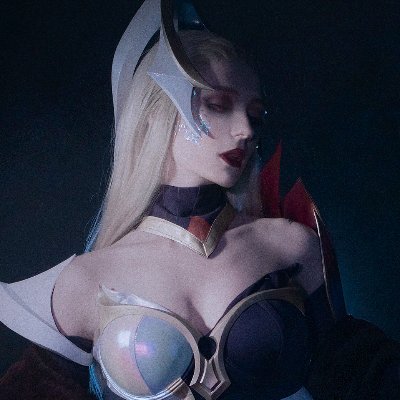 June sets: Gwen • ? • ? | https://t.co/NumNwBWpza