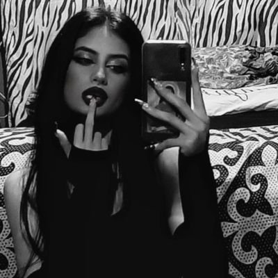 @lalioficial || Aunque aveces te sientas sola, una diva siempre brilla.❤🩹