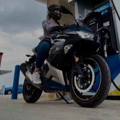 kimberizzle's profile picture. Dream. 🌱