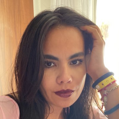 Imlearningsis's profile picture. I’m learning to think in English