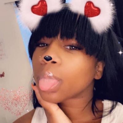 Lovelyylashawn's profile picture. 