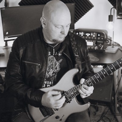 Writer of Guitar Books on Alternate Picking, Economy Picking, Sweep Picking, Legato and more: https://t.co/Ku1FZrBtVf…