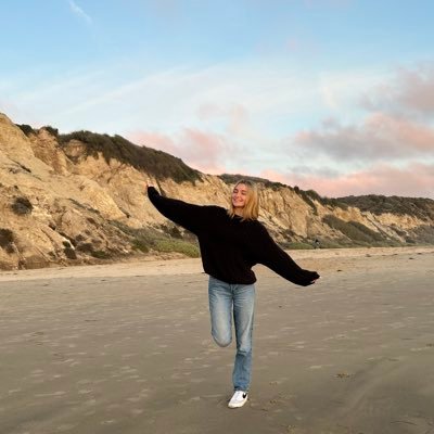 izzyalta4's profile picture. socks and sandals