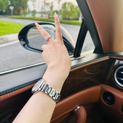 prinxixanorai's profile picture. 空いっぱいの星が道に沿って広がって、長い道に明かりがついている
