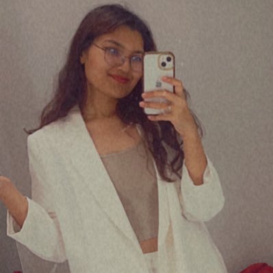 Sree_Shalini's profile picture. Que sera , sera ✨. 👻 :shalinishynee