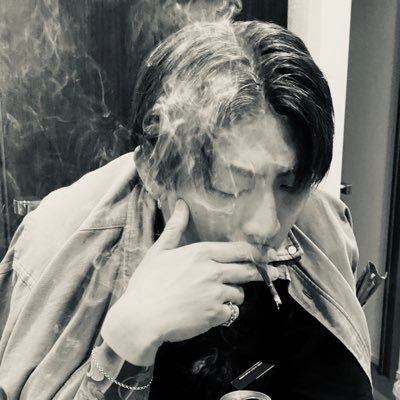 ラブホやってます。Twitterは基本見る専。お店でTwitter見てますと言ってくれた方ドリンク1杯ずつサービス🥂