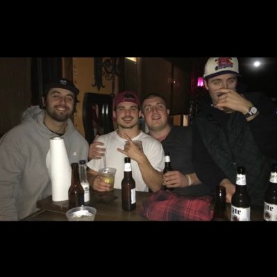 tylerweeeks's profile picture. 