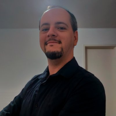 phdiniiz's profile picture. 