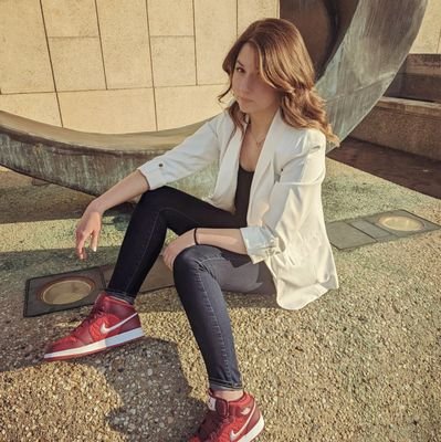 LizOnSports's profile picture. Radio personality. Midwest nice.