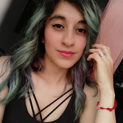 Gerente de marketing en A7Colores
- CEO y Gerente general en ANDKET
- Creadora de contenido
- Freelance
- Influencer en tu ❤️
- Amante de las mascotas