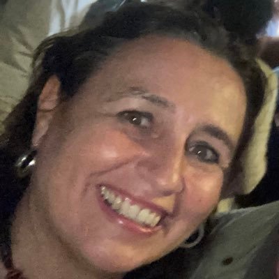 Coordinadora Provincial IAM Sevilla. @IAMJunta @ppandaluz @PPdeSevilla @PpGelves. Casada y madre. Licenciada en Periodismo.