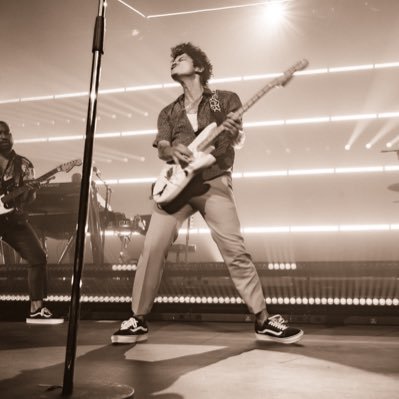 brunomars_vip's profile picture. Silk Sonic album is available everywhere!!