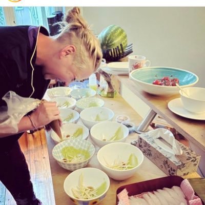 Twuttern2's profile picture. Das einzig wahre kulinarische Blinddate. Futtern mit Twitterern. Nur echt wenn @bea_chef kocht. Immer anders, cool & sexy! #Twuttern