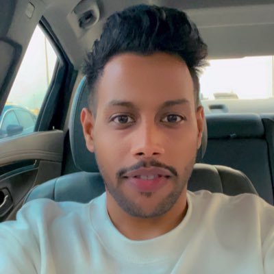 hadi_saleeh's profile picture. تعلمت باكراً أن الحق لا يُعطى لمن يسكت عنه، و إن على المرء أن يُحدِث بعض الضجيج .. حتى يحصل على ما يريد ,, إتحآدي ميلآني Òó