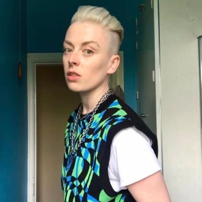 Trans masc non binary creative. Currently developing ‘How to be a HOT MESS’ for tour 2023 💚🌈 ADHDer ⚡One half of @notforever_yone 🏳‍⚧ #QueerChange Awardee